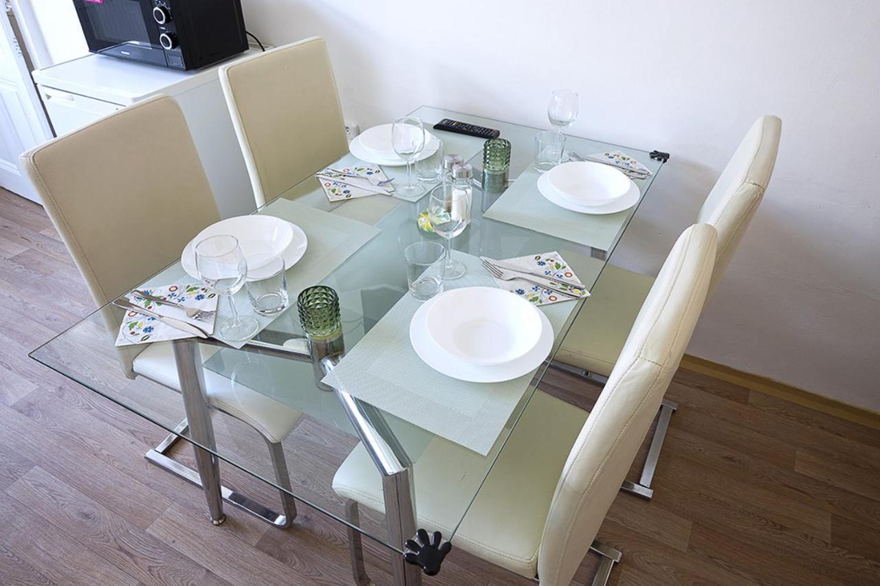Lucky Angel In Apartamento