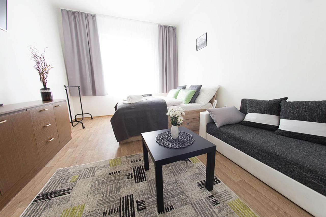 Lucky Angel In Apartment Prague