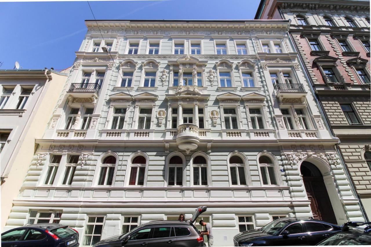 Bouquet Apartment Prag