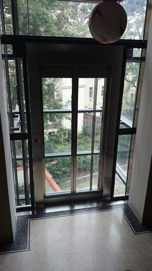 Apartment Outstanding In Center *