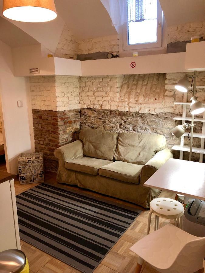 Benatska Apartment *