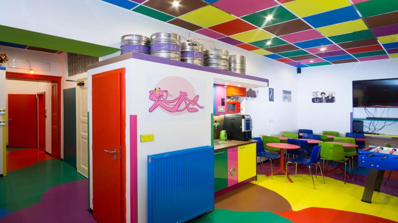 Apartment Colours - Your 7 Colour Experience In Centre Of