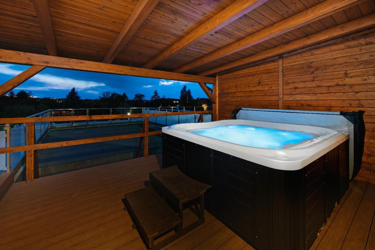 Hotel Aura Design & Garden Pool