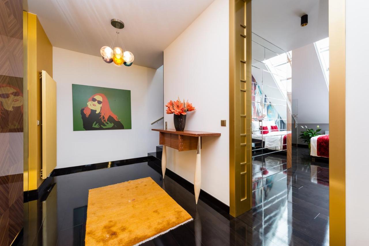 Empirent Rooftop Collection Apartment