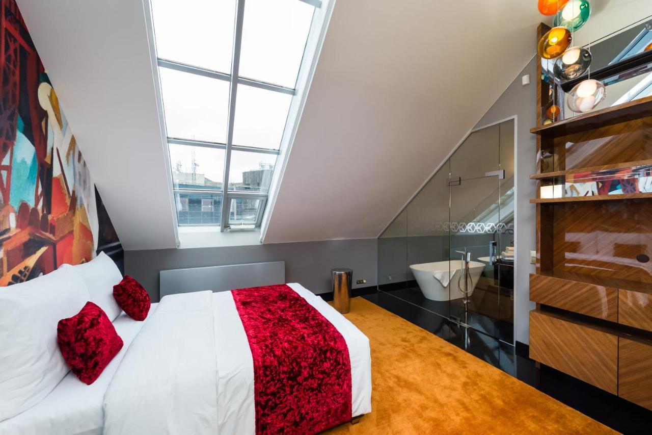Empirent Rooftop Collection