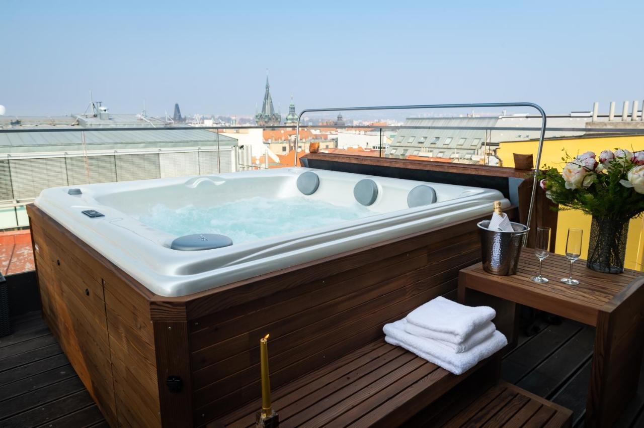Empirent Rooftop Collection