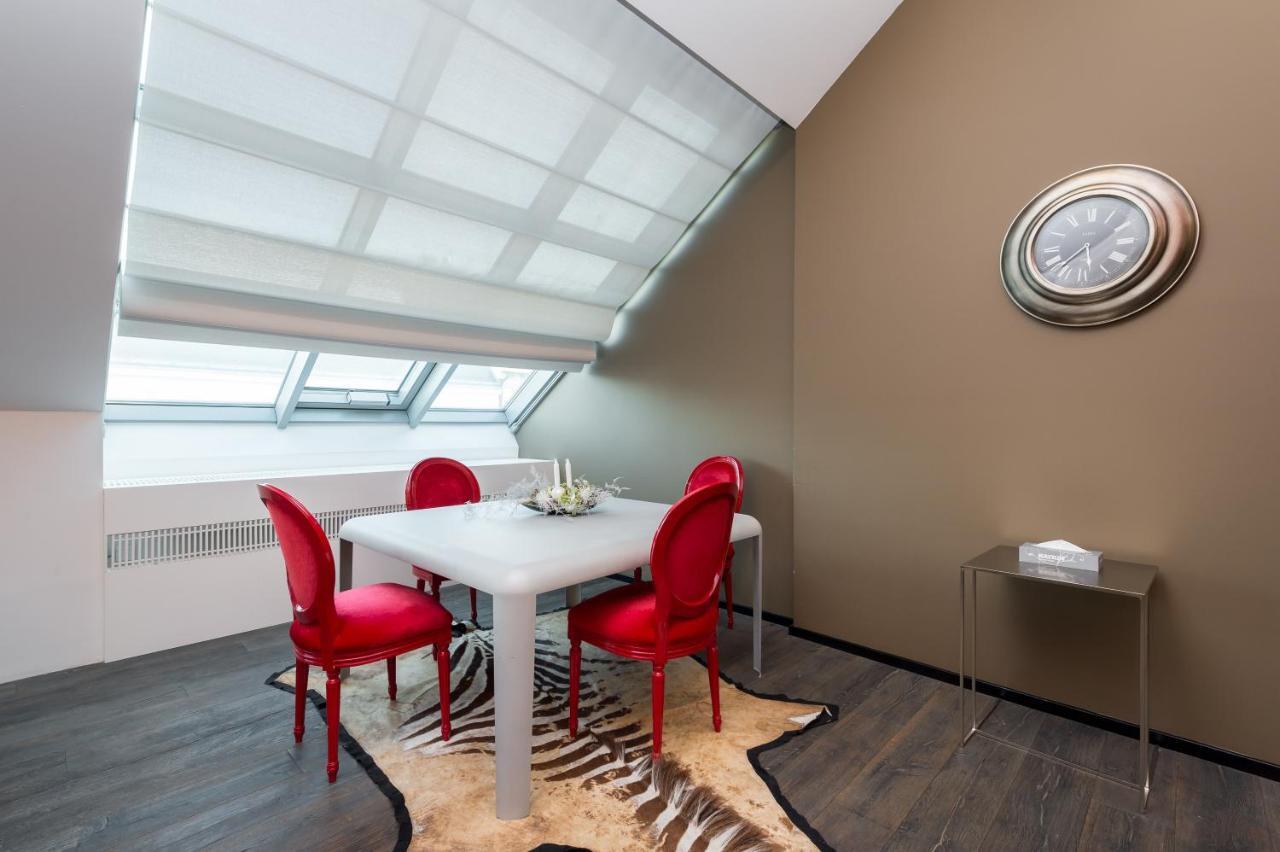 Empirent Rooftop Collection Apartment *