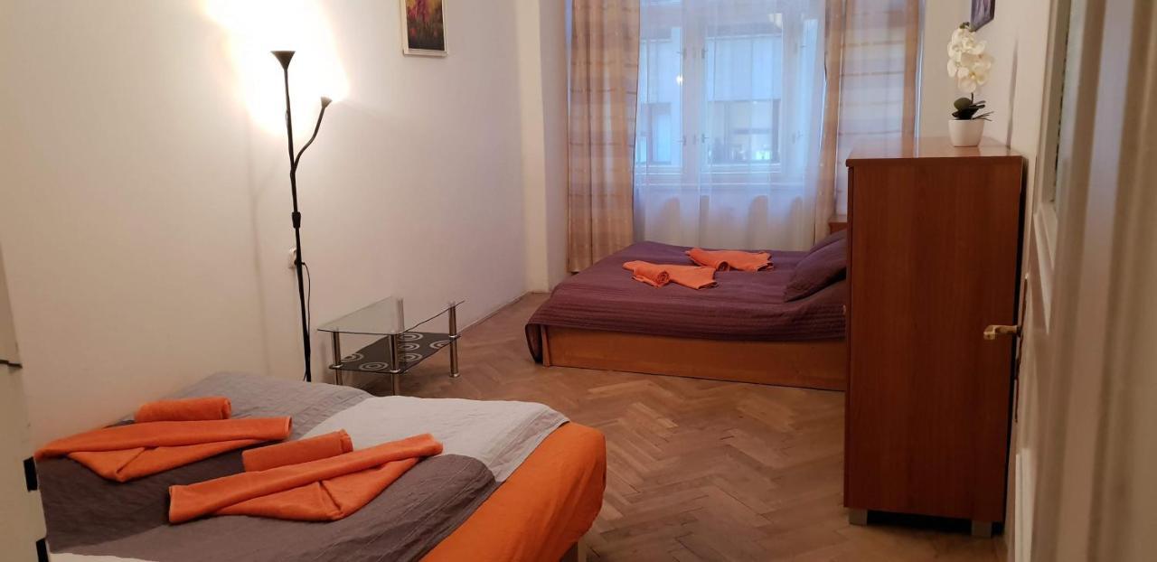 Opletalova Apt * Prague