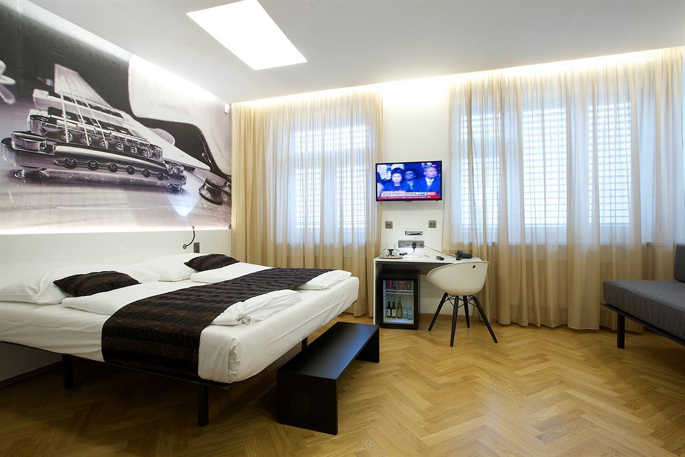 Mosaic House Design Otel