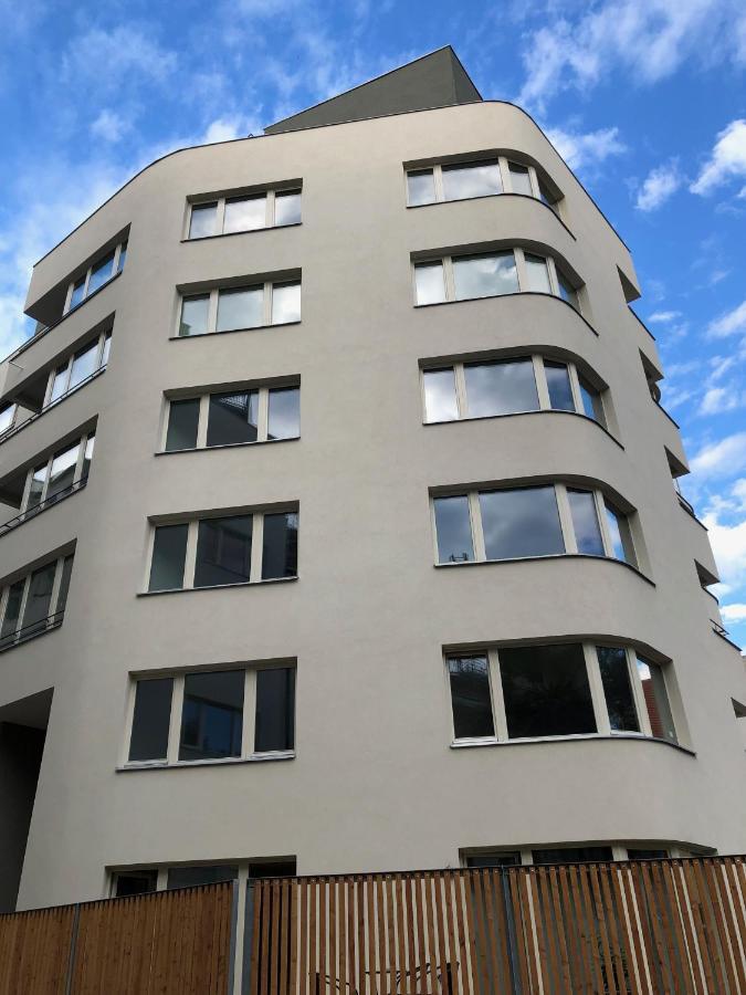The Dante - Family With Free Parking Apartment Prague