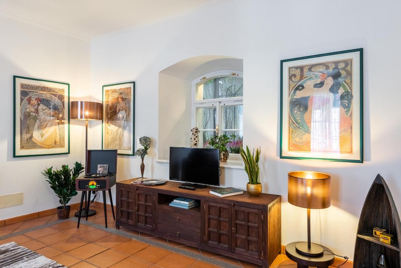 Unique Experience - Charles Bridge Apartamento