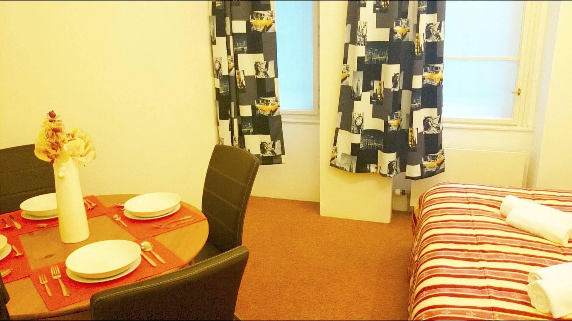 Vltava Apartment *