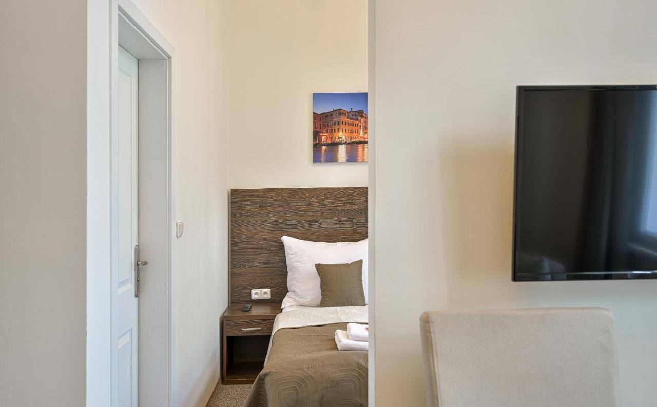 Venezia 3* Prague