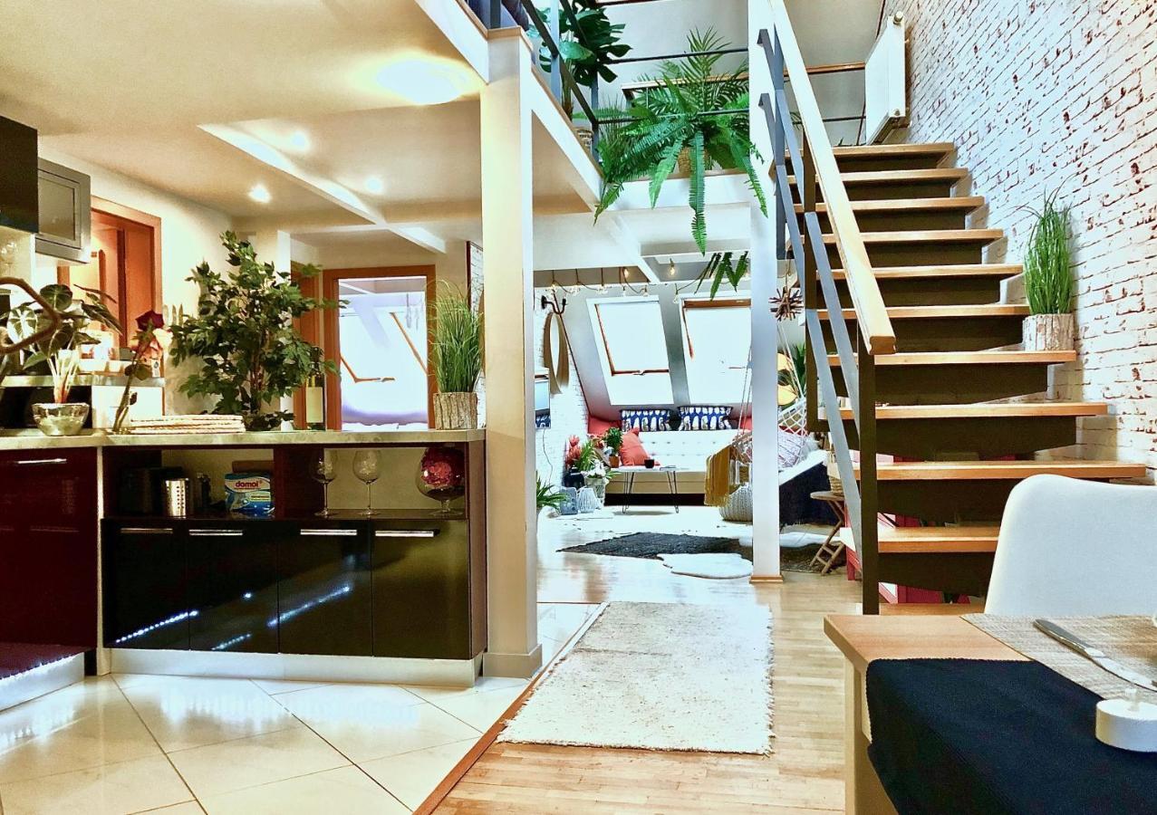 Duplex With Quite Terrace On Wenceslas Sq. Apartment Prag