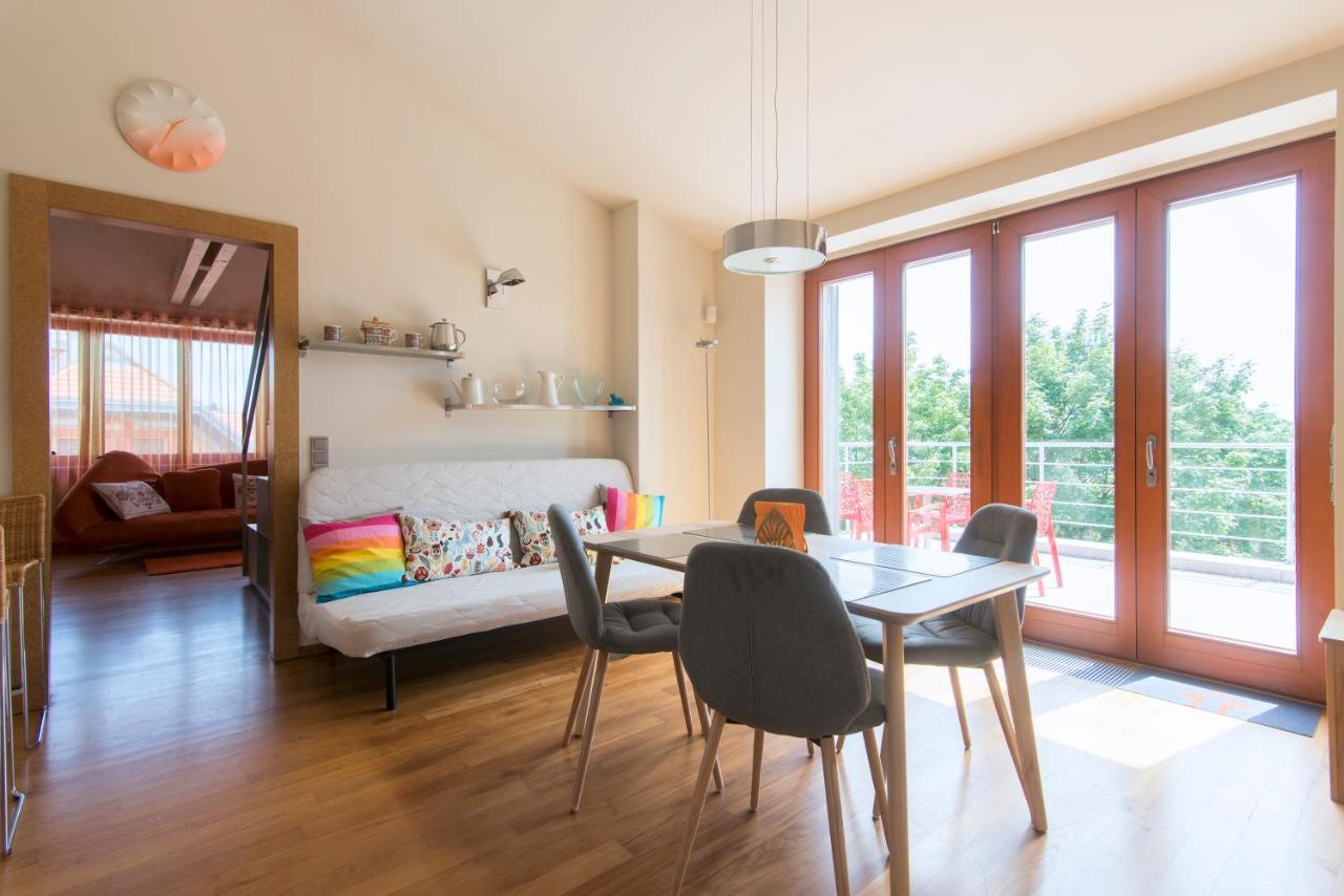 Villa Huge Luxury Villa, 6 Beds And Baths, Terraces, Double Garage Prague