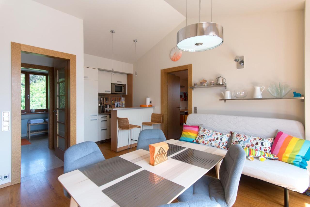 Villa Huge Luxury Villa, 6 Beds And Baths, Terraces, Double Garage