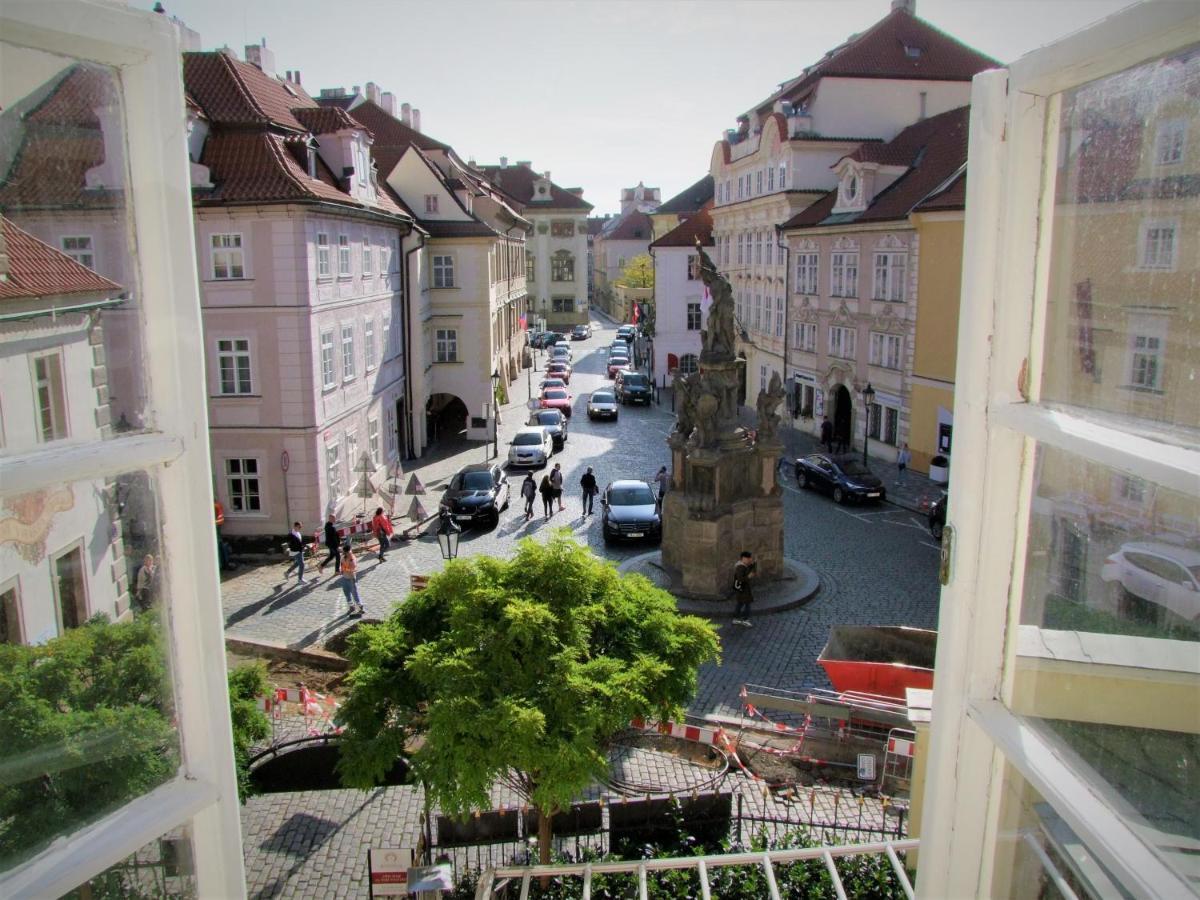 Charles Bridge Apart Otel