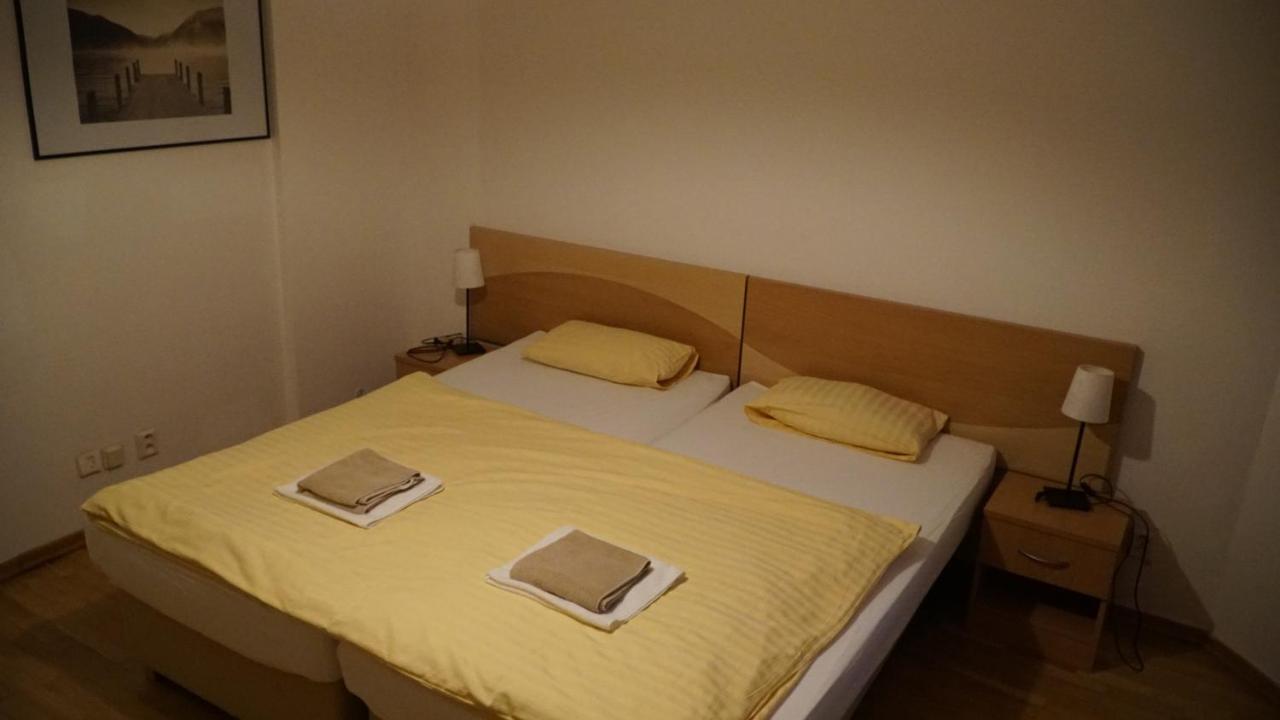 Zahrebska 4* Prague