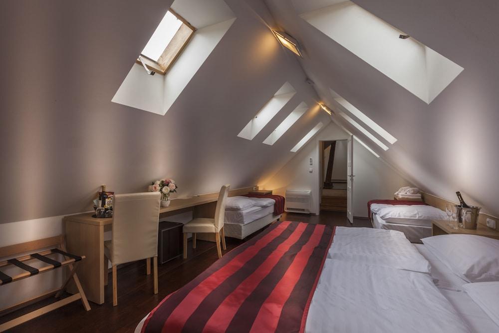 Otel U Malvaze