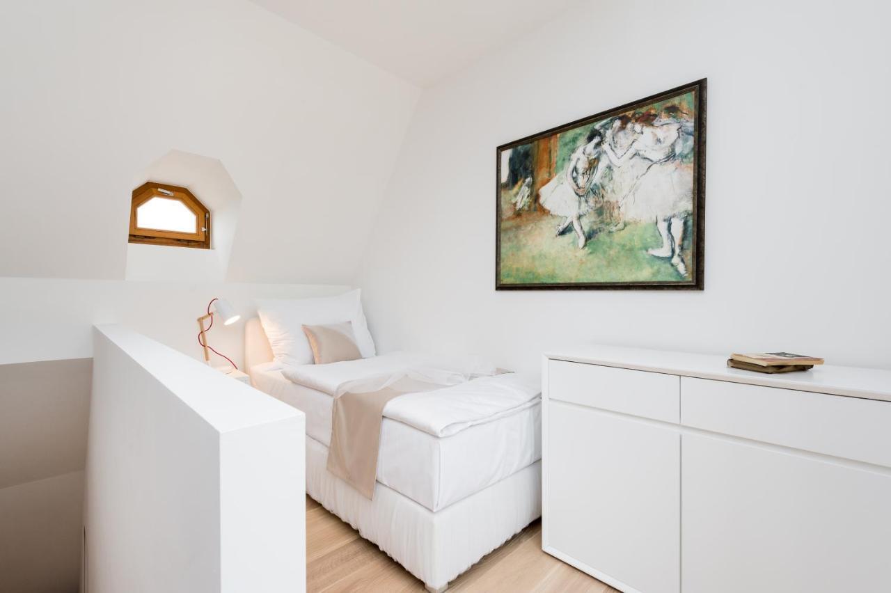 Empirent New Town Apartments *