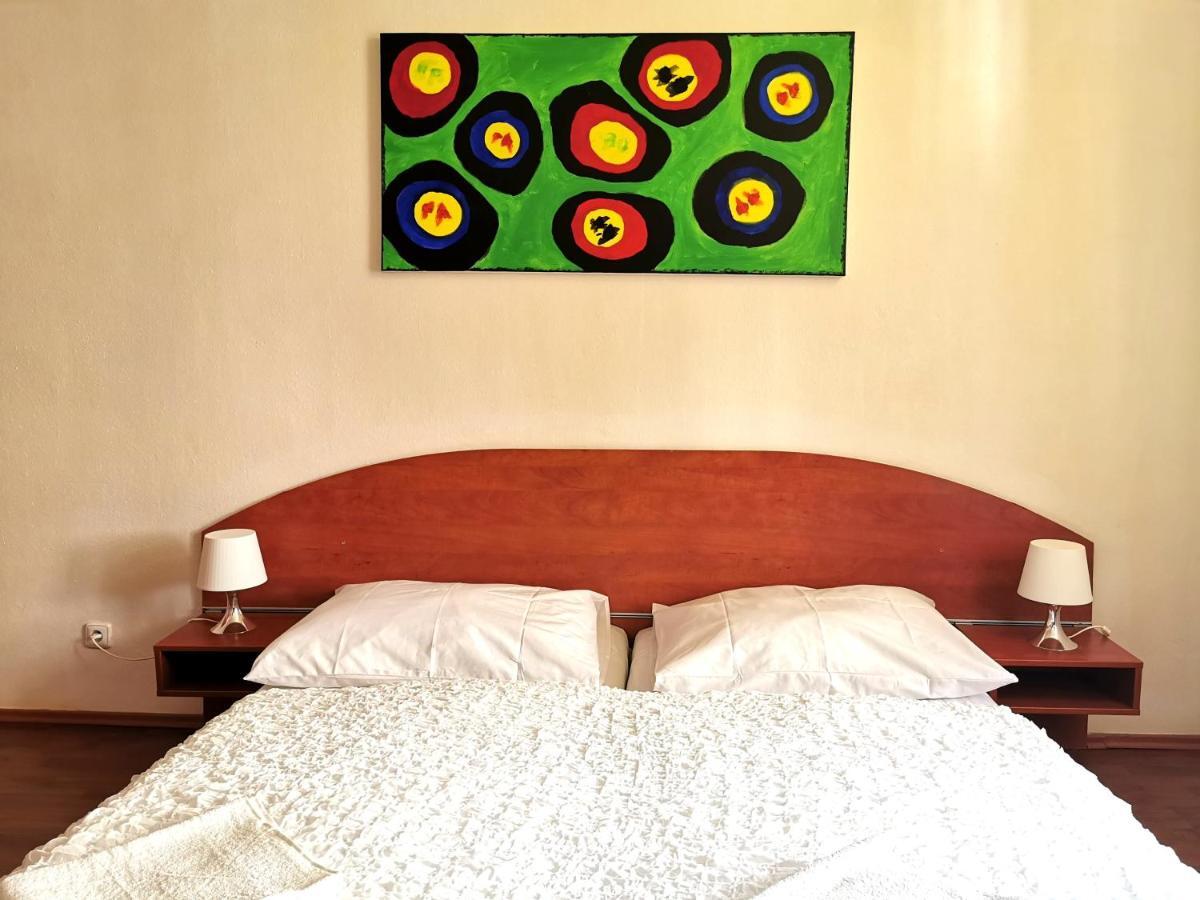 Amandment Aparthotel 3*