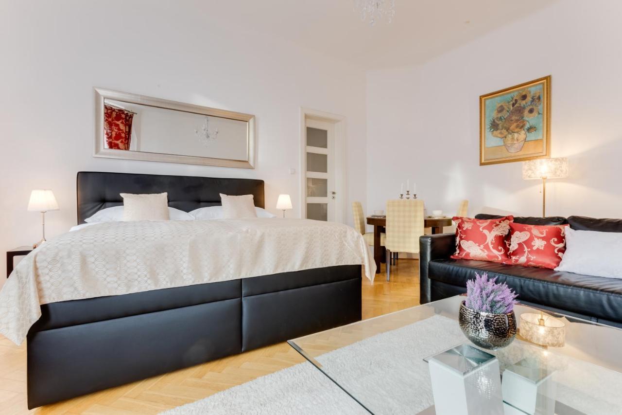 Apartment Old Town Square Royal *