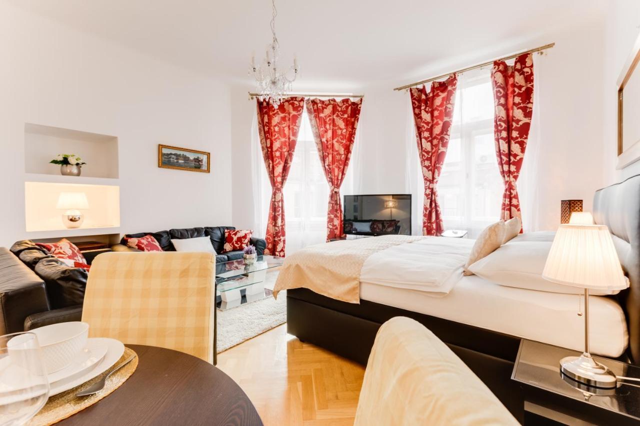 Old Town Square Royal Apartment Prague