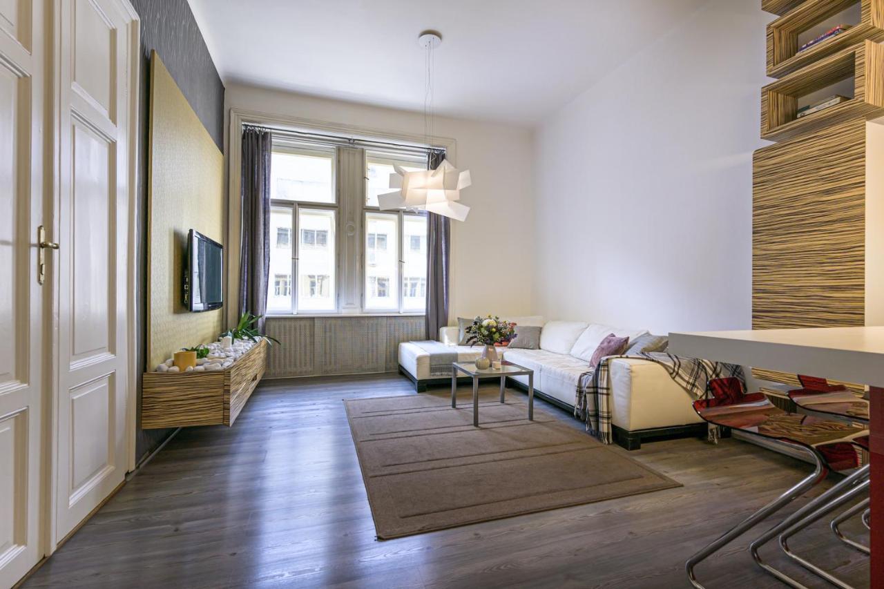 Wishlist Residences - Karlin Free Parking Apartment