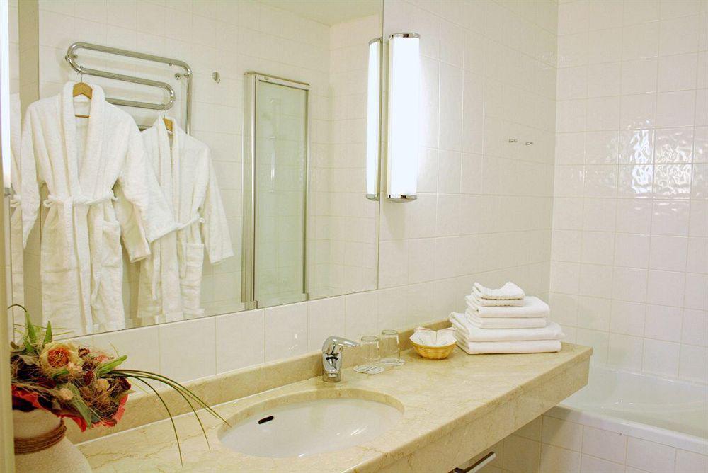 Ea Julis Hotel 4*