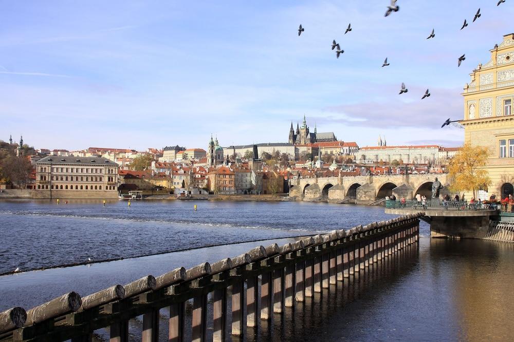 Moods Charles Bridge Hotel