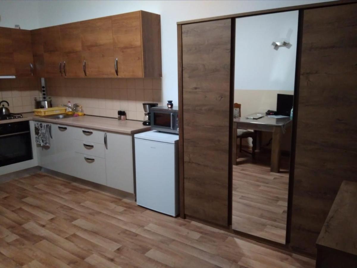 Guest house Room&kitchen Next To Castle *