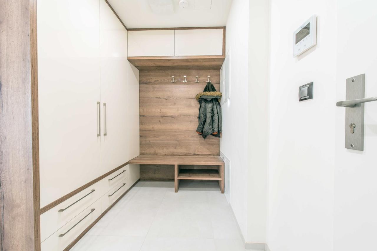 Quiet & New Near Center With Garage