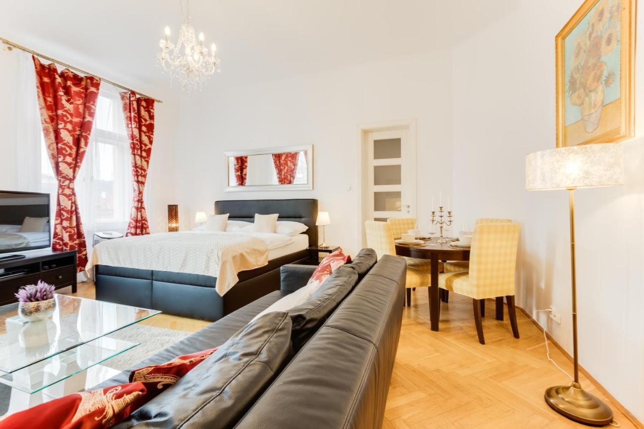 Old Town Square Royal Apartment Prague