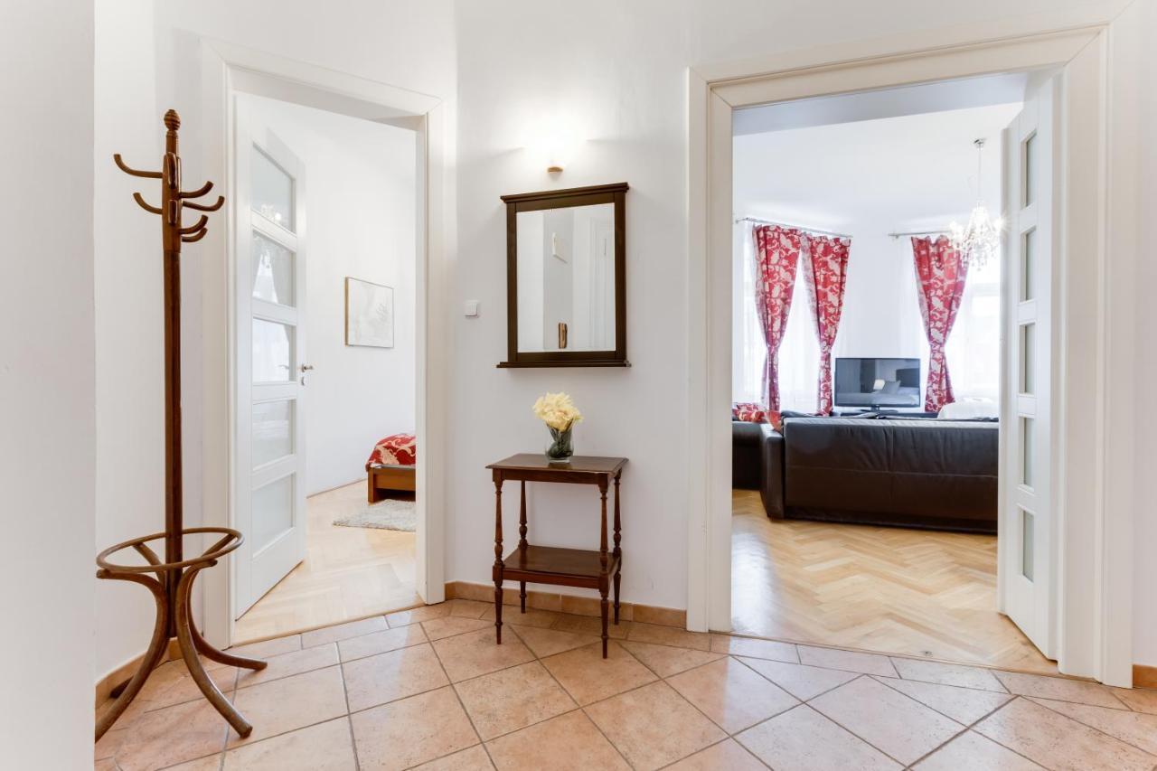 Old Town Square Royal Apartment