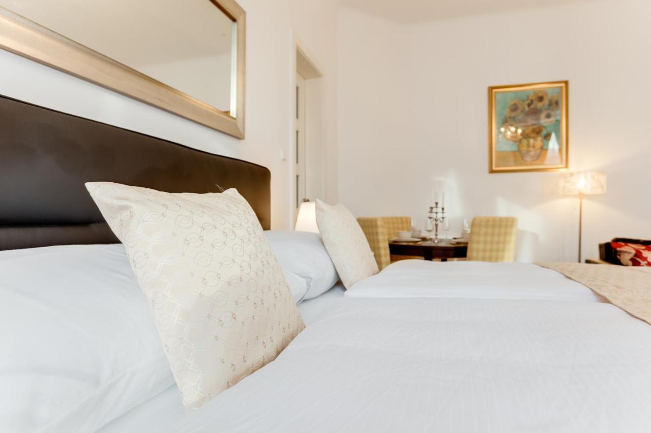 Old Town Square Royal Apartment Prague