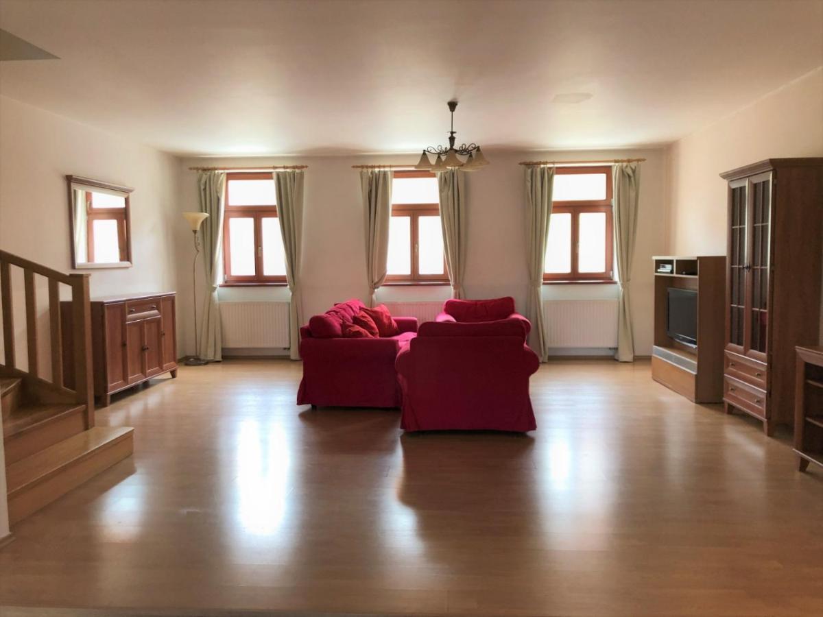 Zahrebska 4* Prague