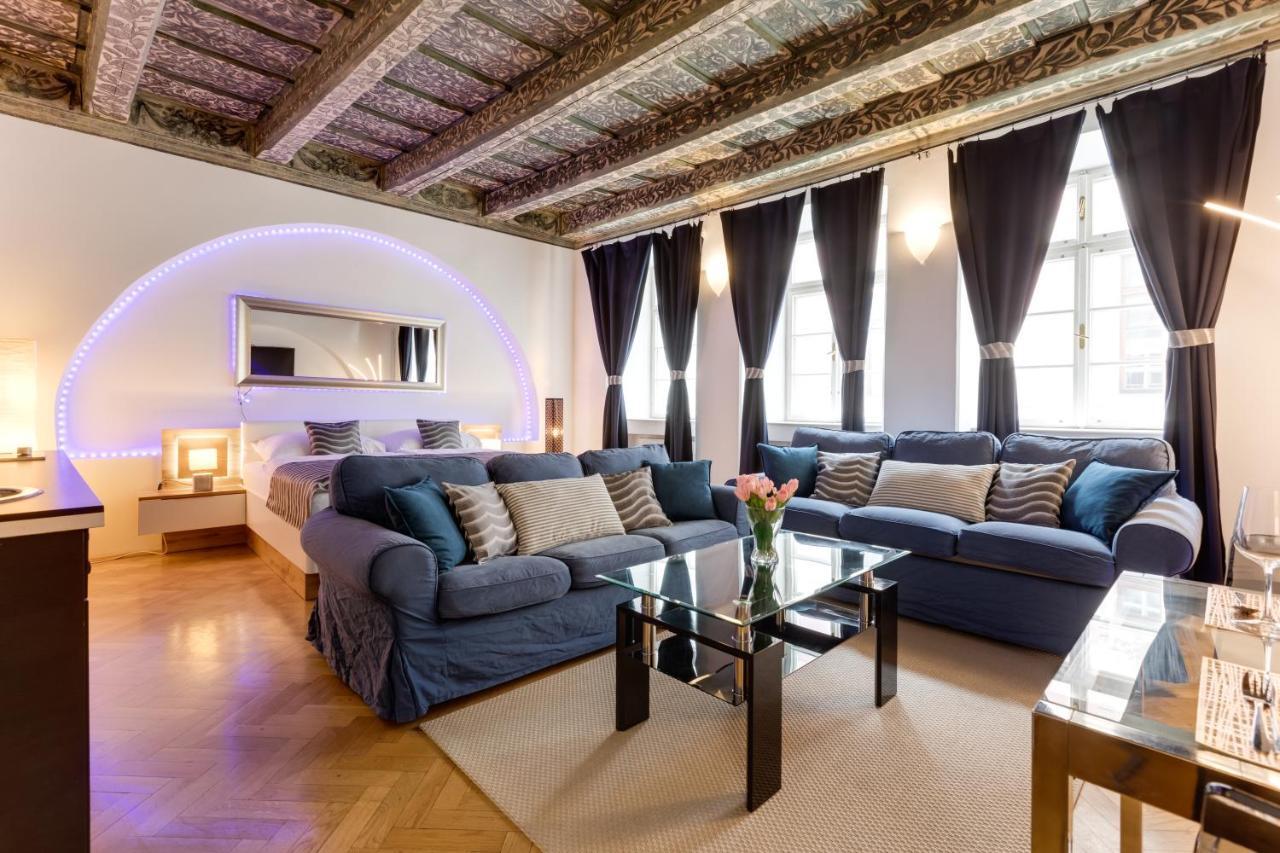 Charles Bridge Royal - Castle District Apartment Prague
