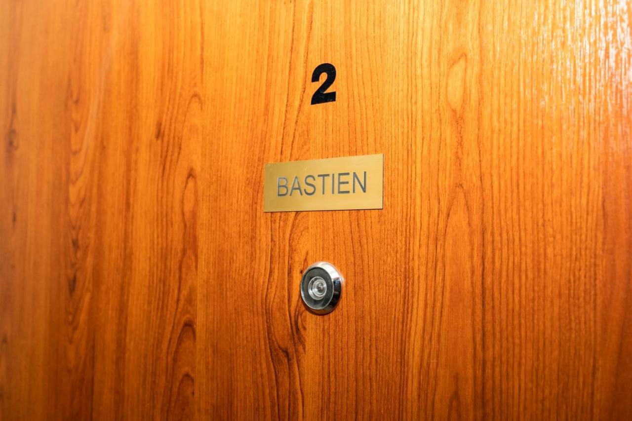 Bastien Near Airport Apartment Prague