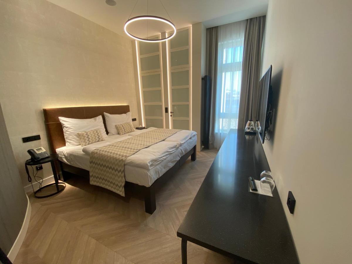 Chevron Hotel 4*