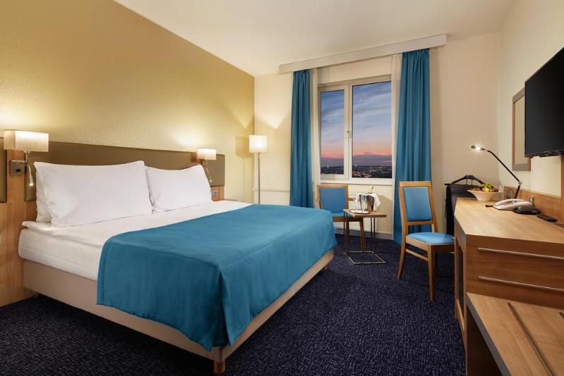 By Ihg 4* Prague