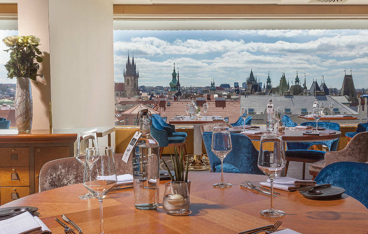 Fairmont Golden Hotel 5*
