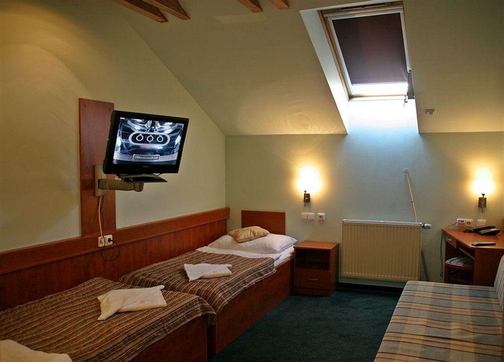 Alton 3*