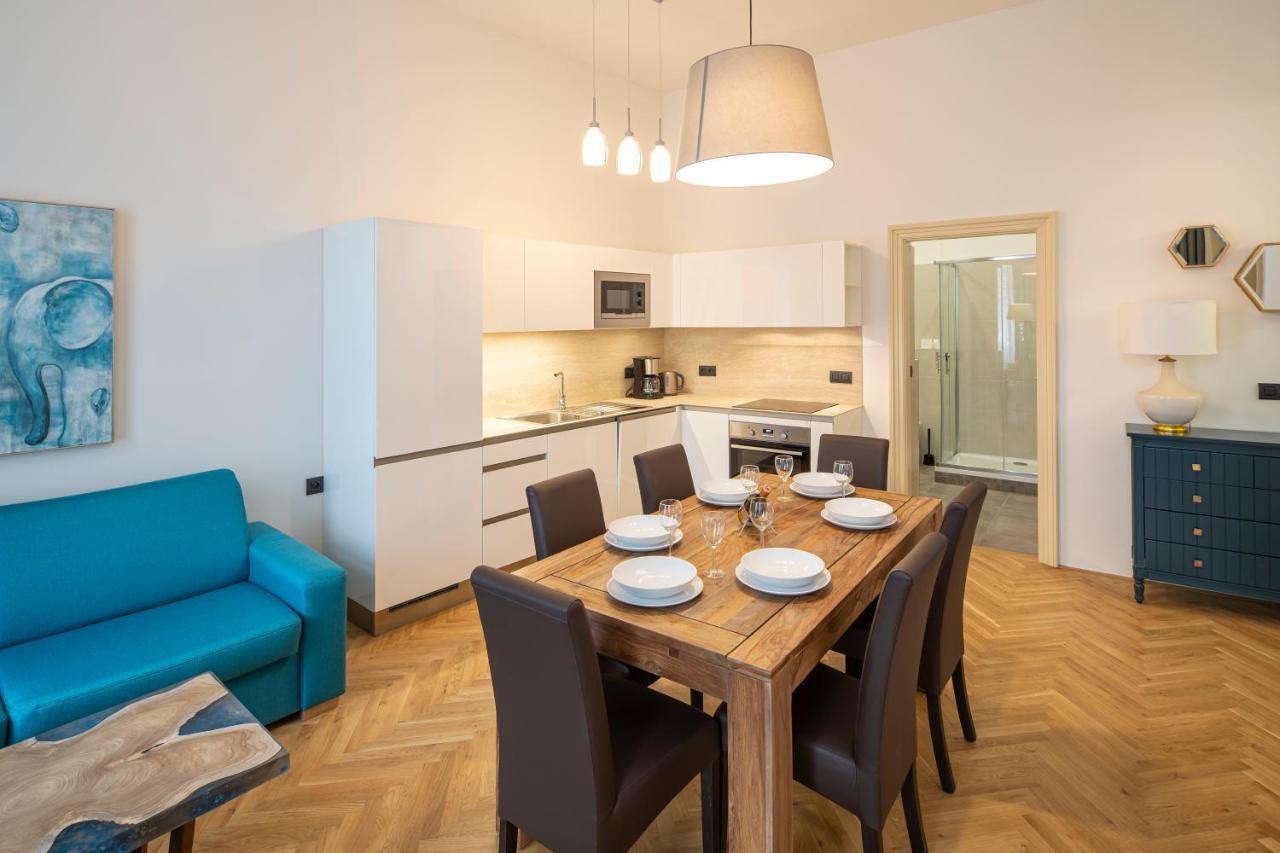 Old Town - Jungmannova Apartment