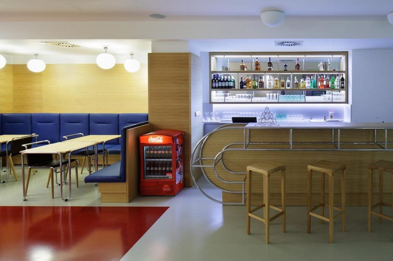 Axa Hotel 3*