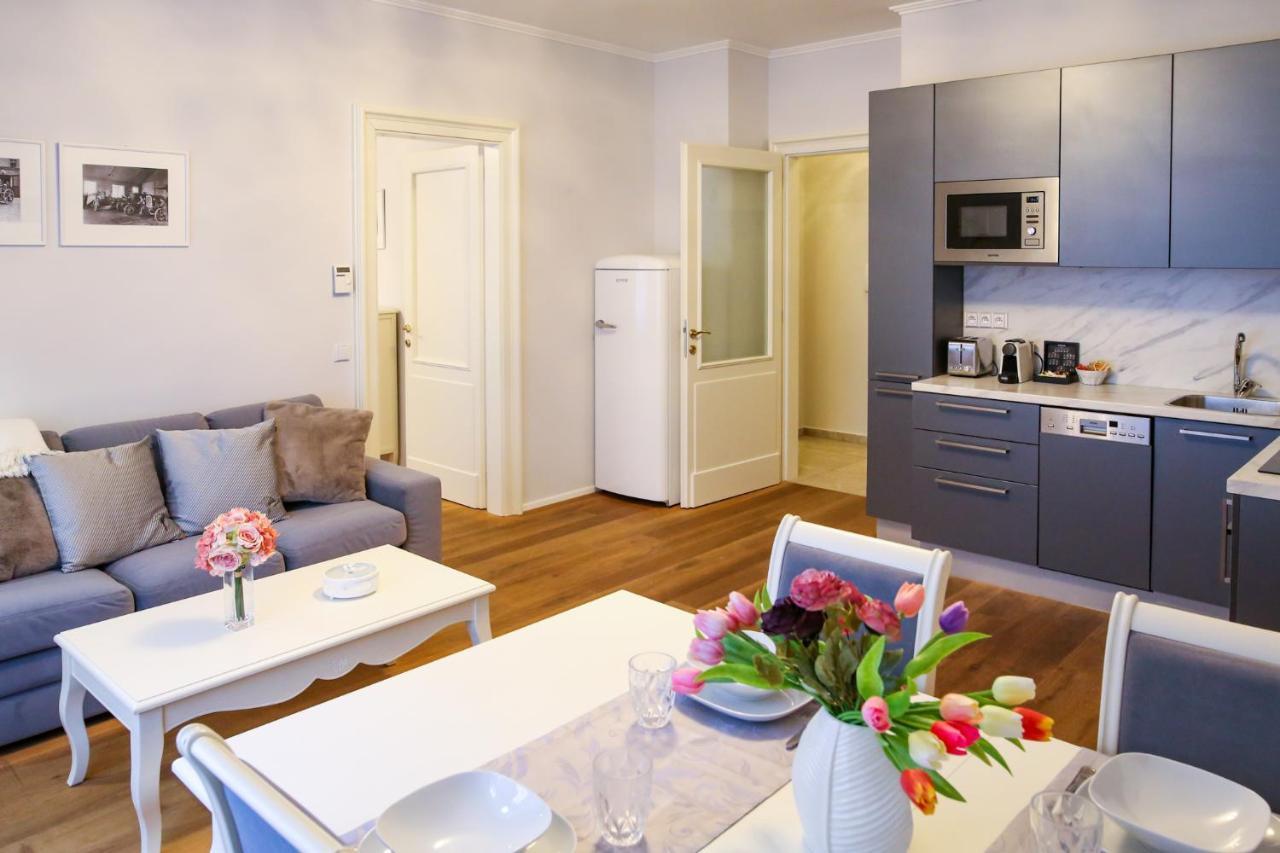 White & Gray Apartment *