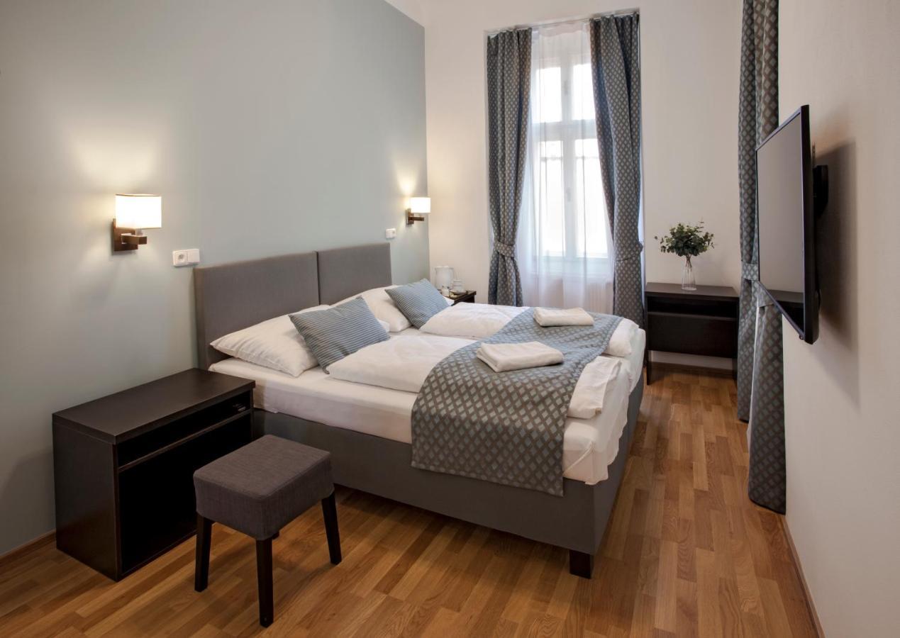 Otel Corto Old Town 3*