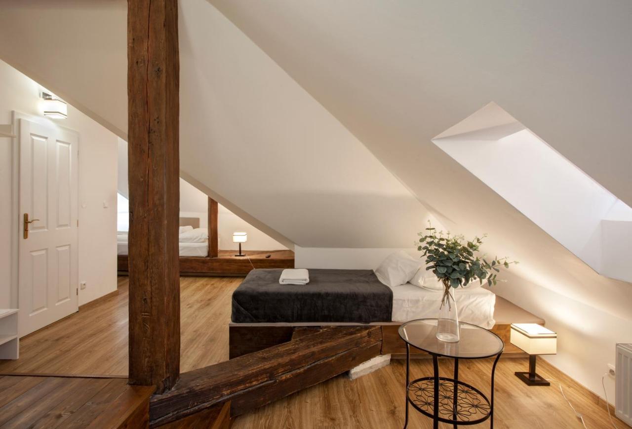 Otel Corto Old Town 3*