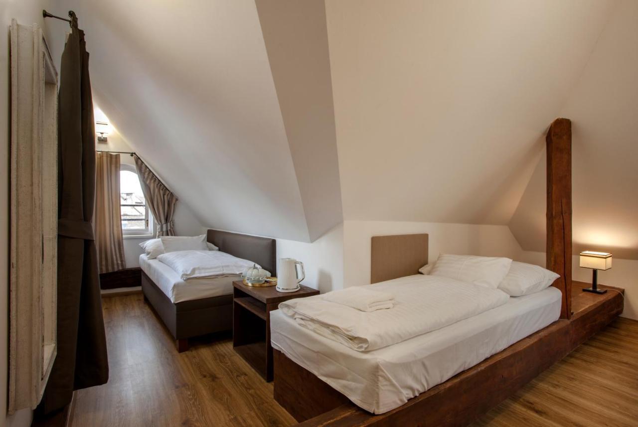Otel Corto Old Town 3*