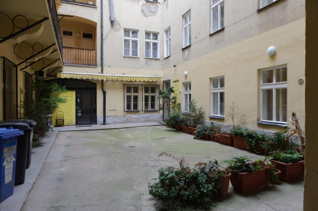 Ruzova Spot Apartment