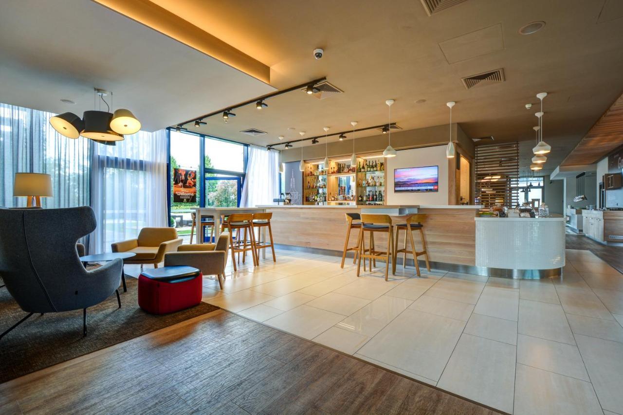 Otel Airport By Ihg Prag